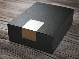Top labeling application for a premium cosmetic box.